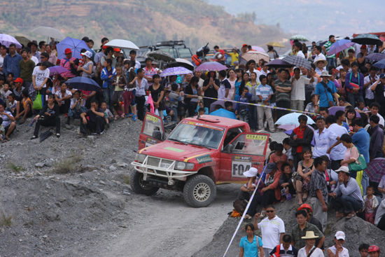 113輛賽車飛馳云南東川