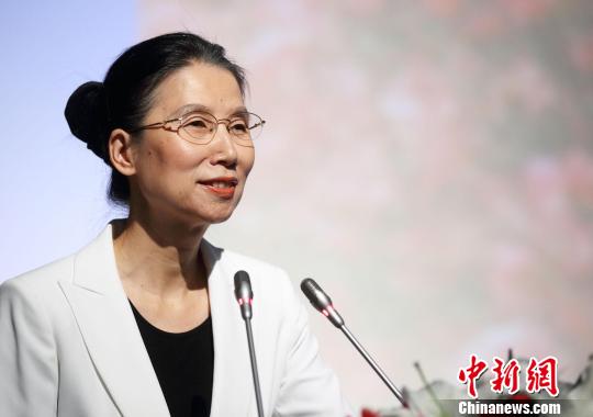 哈佛大學中國盲人畢業(yè)生從教 失明19年不戴墨鏡