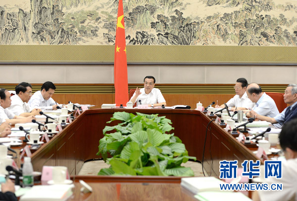 李克強：科學論證 周密謀劃 讓新型城鎮化路子走好走順