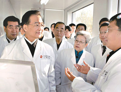 China reported two new bird flu outbreaks Thursday as WHO's China head Henk Bekedam praised the Chinese government's containment measures as "almost textbook".