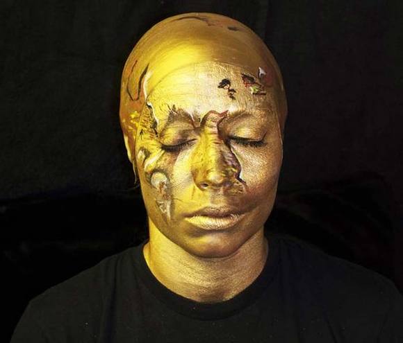 神似：英國藝術(shù)家變身大力神杯