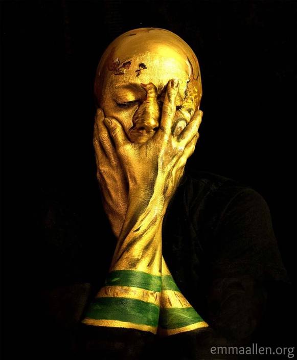 神似:英國藝術(shù)家變身大力神杯