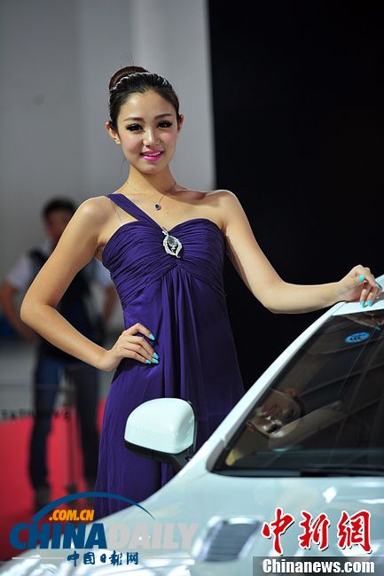 一飽眼福 美艷車模亮相沈陽車展