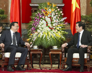 李克強會見越南國家主席張晉創(chuàng)
