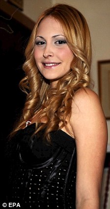 意大利總理四面楚歌 欲改黨名為“小妞,加油”