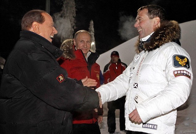 普京和梅德韋杰夫索契滑雪 老貝推掉電視節目前去道賀