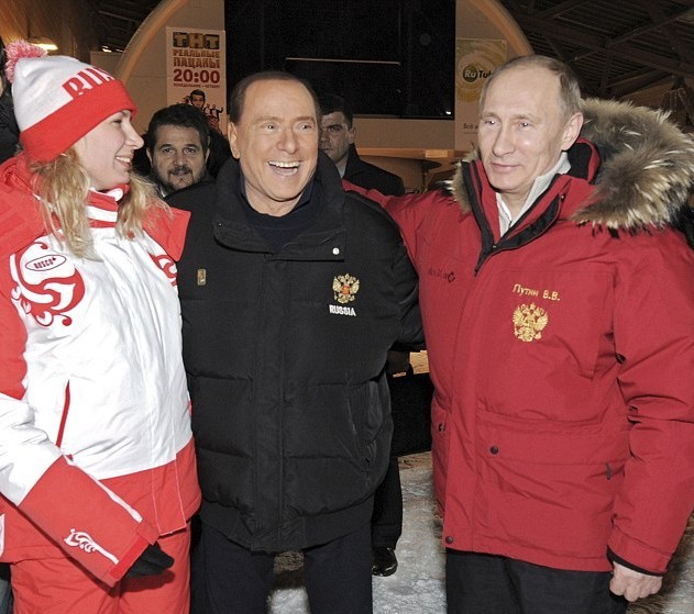 普京和梅德韋杰夫索契滑雪 老貝推掉電視節目前去道賀