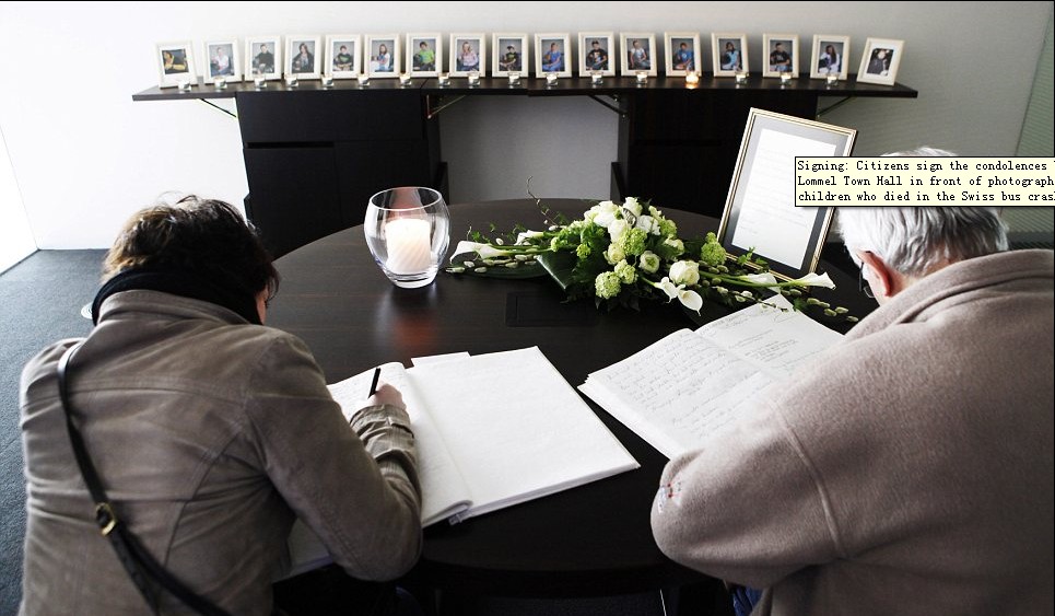 瑞士車禍發生時司機在放DVD盤？部分遇難學生照片公布