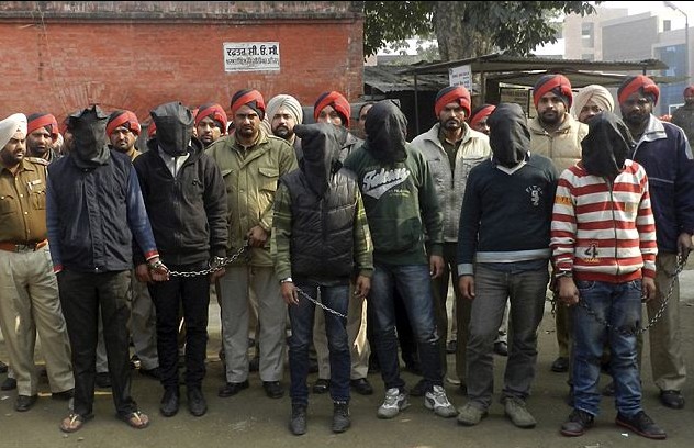 印警方稱黑公交輪奸案有預謀 又一女子遭厄運六嫌犯落網