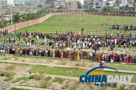 孟加拉國為垮樓遇難者舉行葬禮 死亡人數已過400