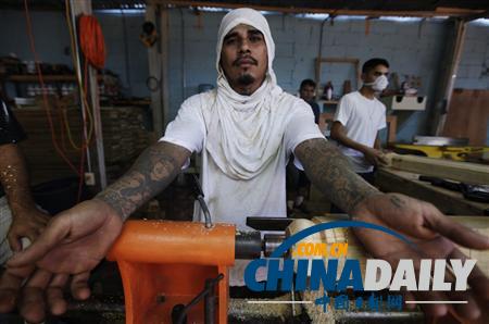 為搶奪地盤 洪都拉斯販毒團(tuán)伙持槍火拼致17人喪生