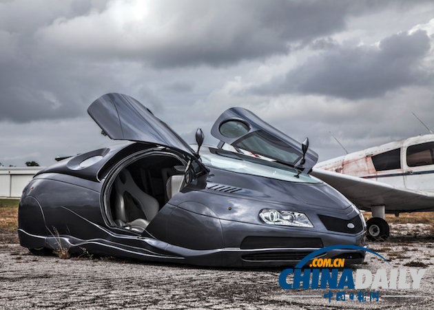 美國男子網上高價售自制汽車 外形超炫似空中滑翔