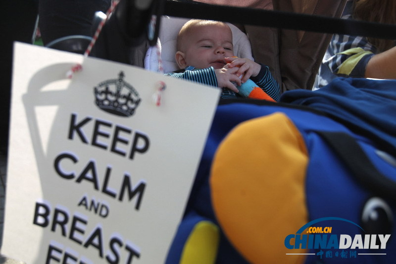 希臘慶祝母乳喂養周 約550母親在39個城市當眾哺乳