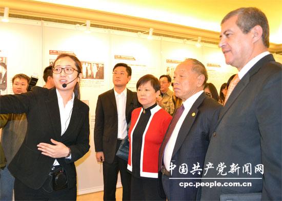 紀念周恩來率團訪非50周年展覽開幕 李肇星出席