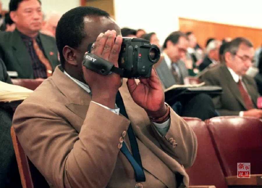 兩會(huì)歷史上的外國朋友