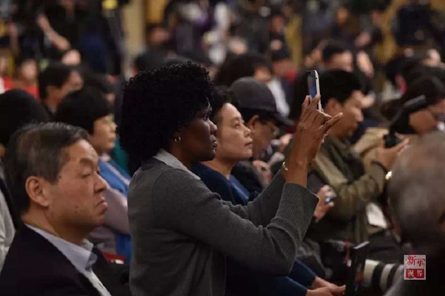 兩會(huì)歷史上的外國朋友