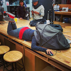 沒地方午休?試試 “果殼式午休袋”