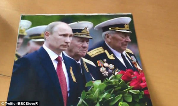 普京2017新日歷亮相:抱小貓孩子大秀溫情(組圖)