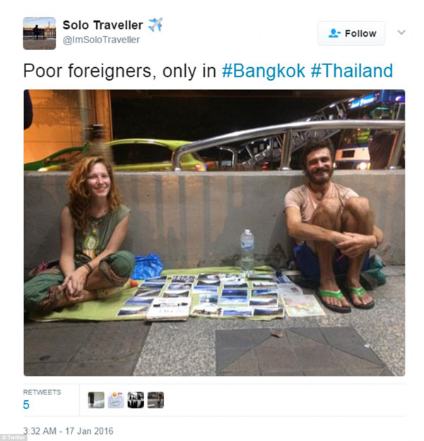 令人震驚:西方背包客一路乞討旅行