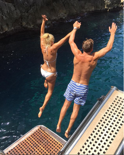 你能憑借一張背影照認出這些大明星嗎？