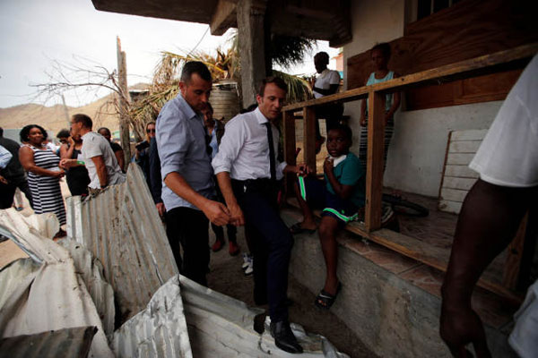 法國總統(tǒng)馬克龍為何從不松領(lǐng)帶？