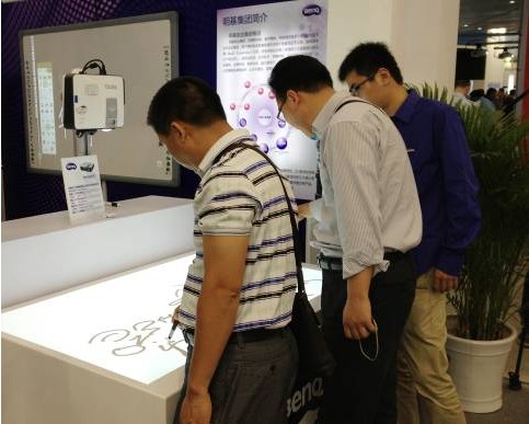 創新科技 服務教育 明基亮相教育裝備展